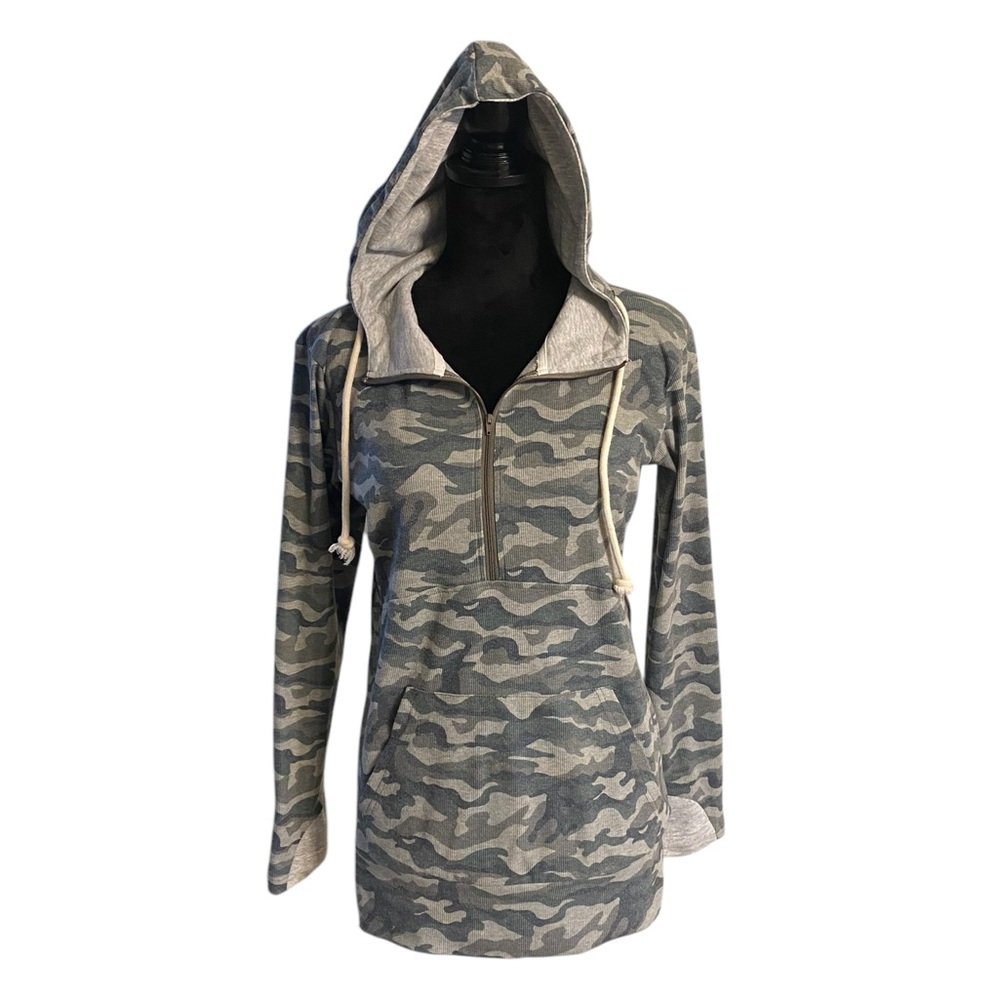 Vanilla Bay Women Green Pullover Hoodie 
M